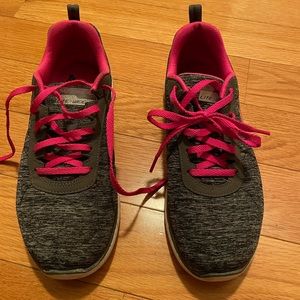 Woman’s sketchers flex appeal 3.0